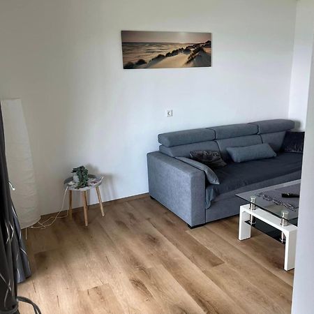 Gastehaus Dollenz Apartamento Tiebitsch Exterior foto