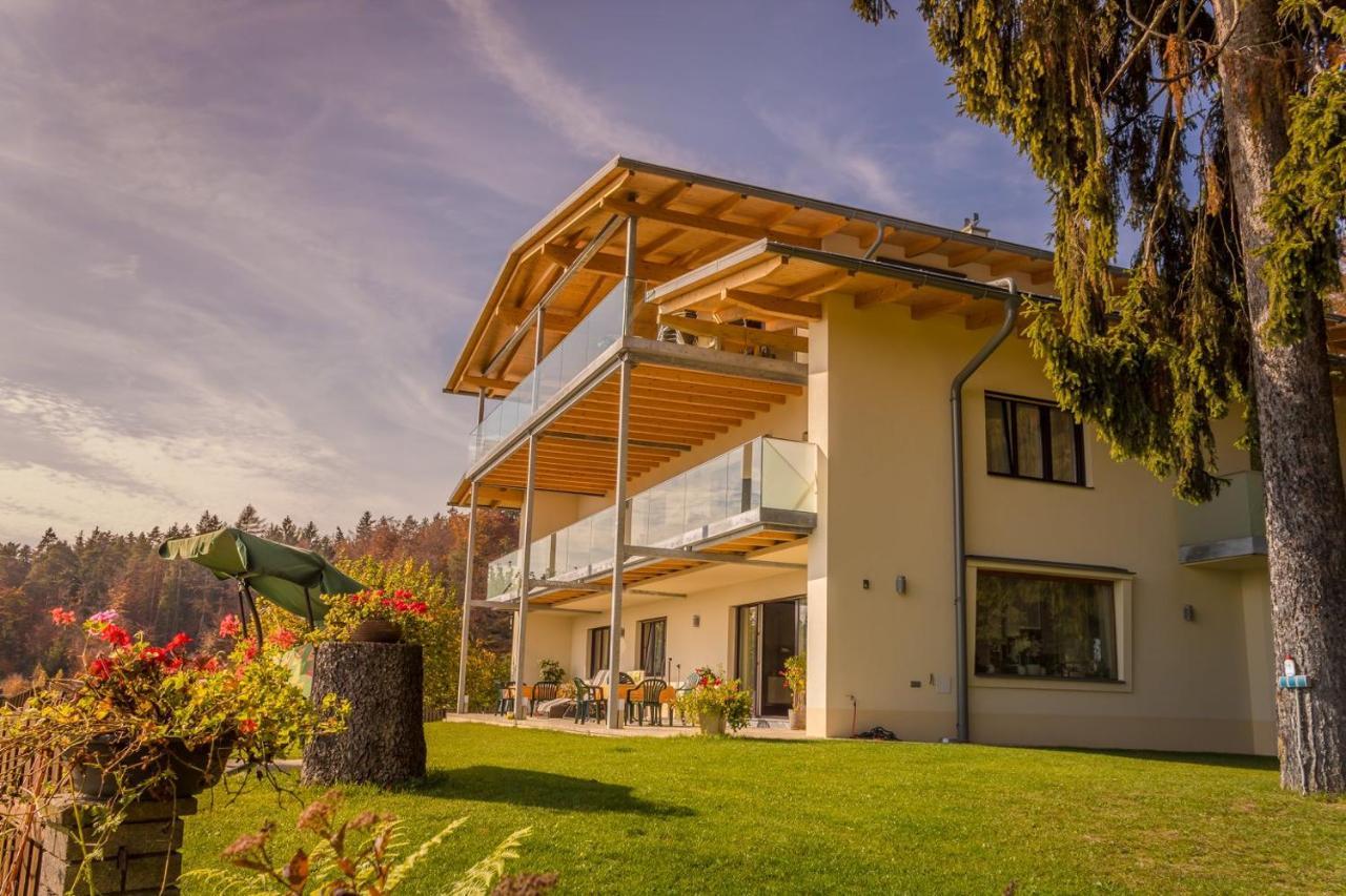 Gastehaus Dollenz Apartamento Tiebitsch Exterior foto
